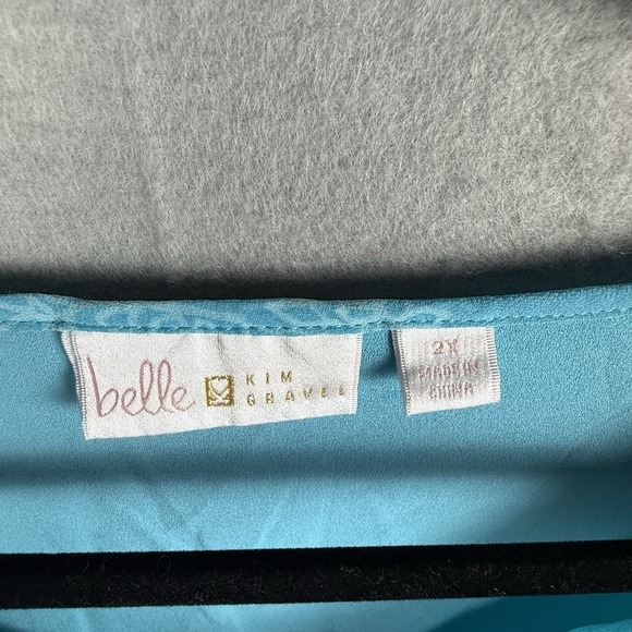 Belle By Kim Gravel Top Women 2X Light Blue Lightweight Sheer Embroidered Blouse - Picture 4 of 5